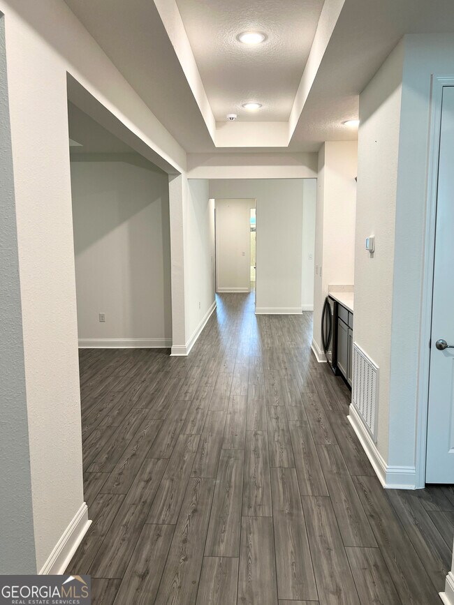 Photo - 111 Breakwater Lp