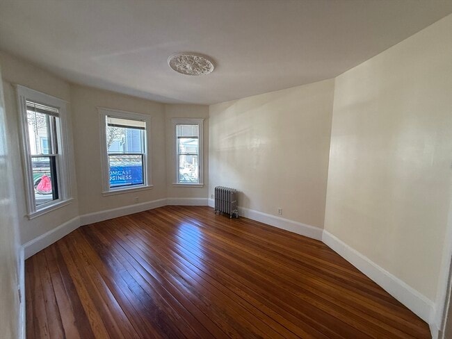 Building Photo - 16 Raven St Unit 1 Rental