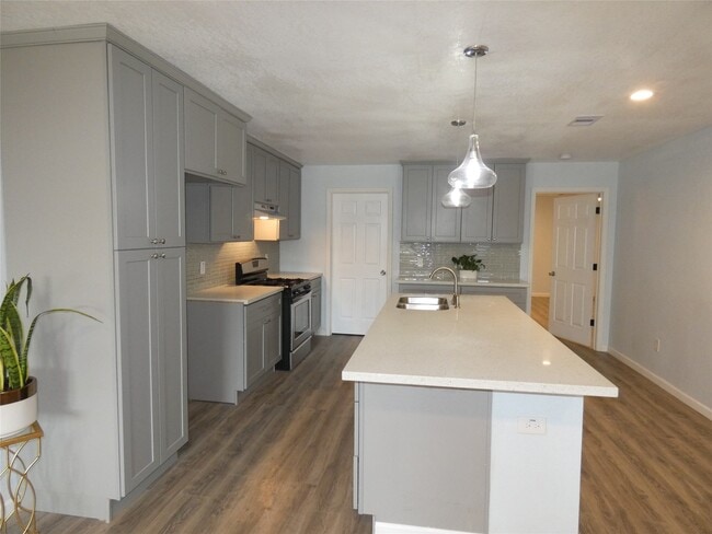 Photo - 8215 Canyon St