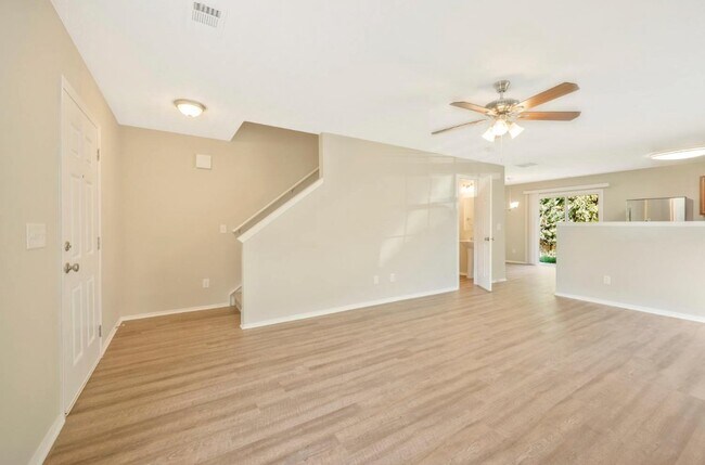Photo - 2888 Creekbend Dr