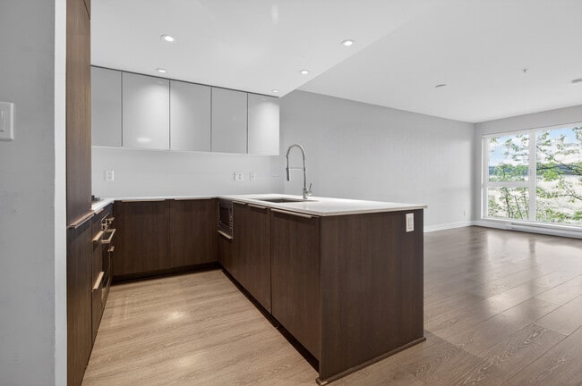 Photo - 1588 Hastings St E Unit 211