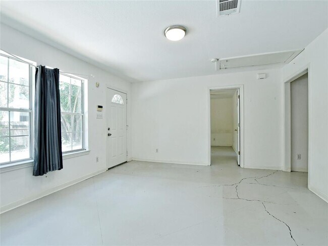 Photo - 4604 Red River St
