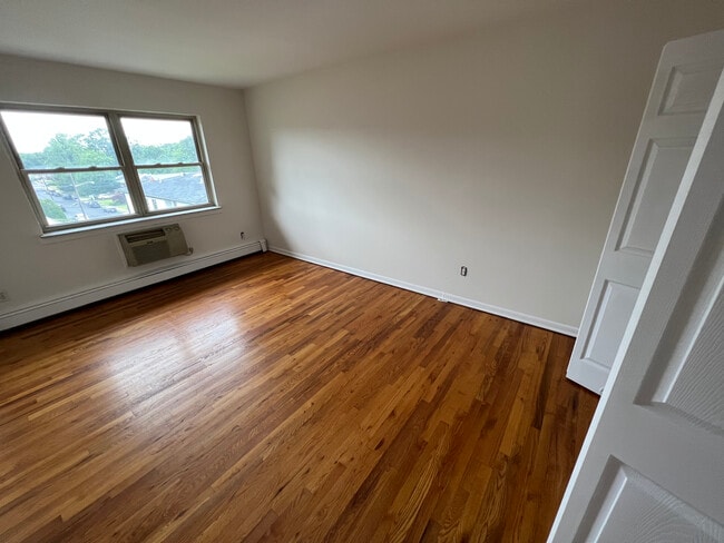 Building Photo - 422 Plateau Ave Unit P-2