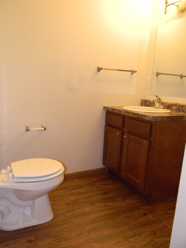 Old Orchard Estates Apartments Carbon Cliff, IL