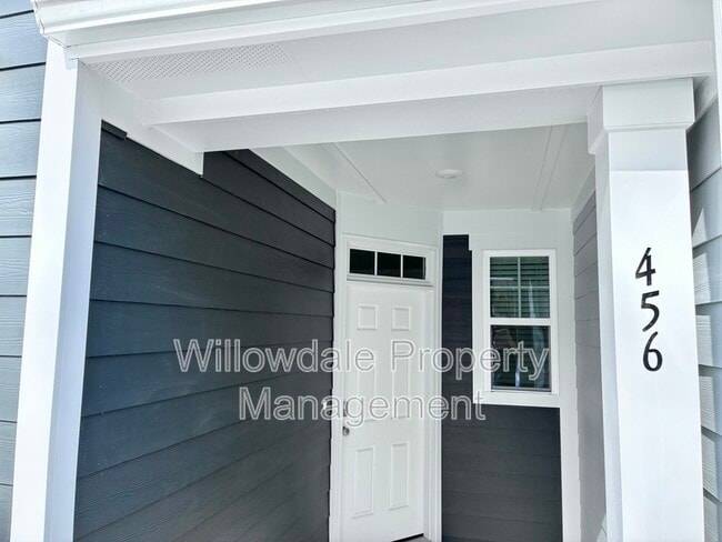 Photo - 456 La Maison Ave