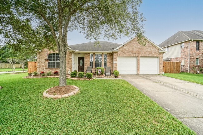 Photo - 387 Henderson Ln