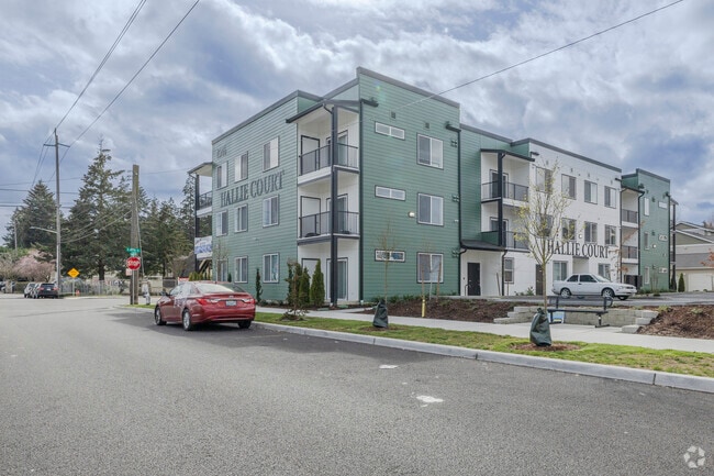 Photo - Hallie Court Apartments