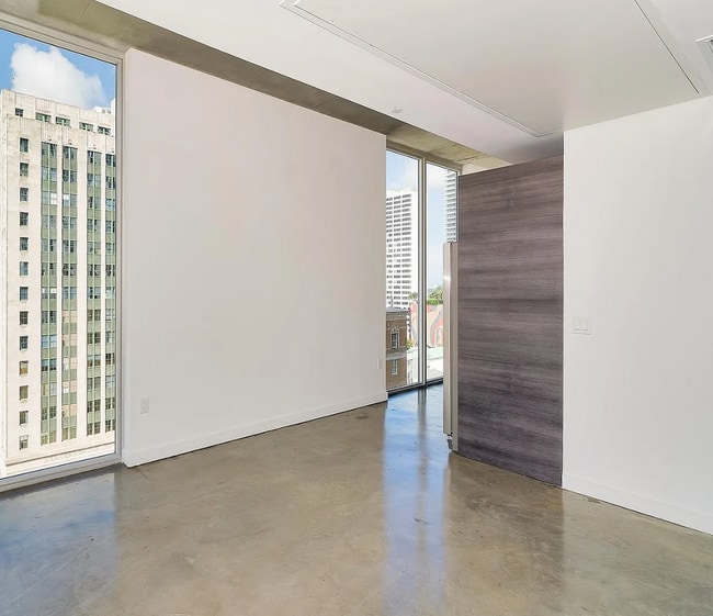 Photo - 151 SE 1st St Unidad 2510