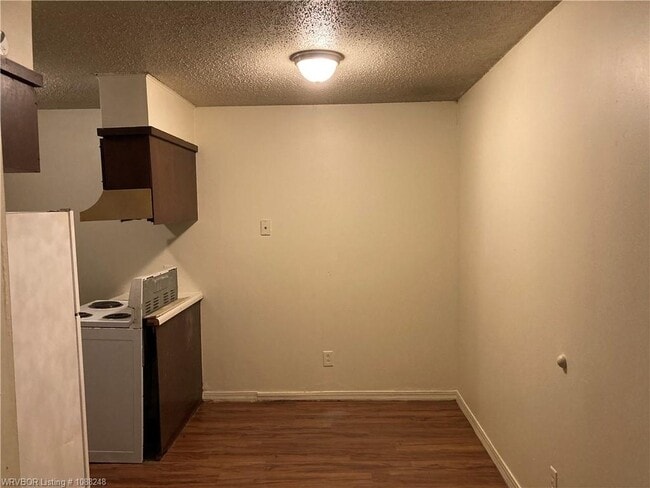 Photo - 220 May Ave Unit 6