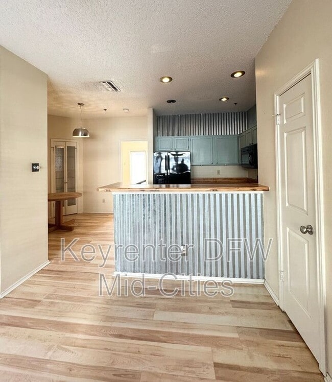 Photo - 4800 W Lovers Ln