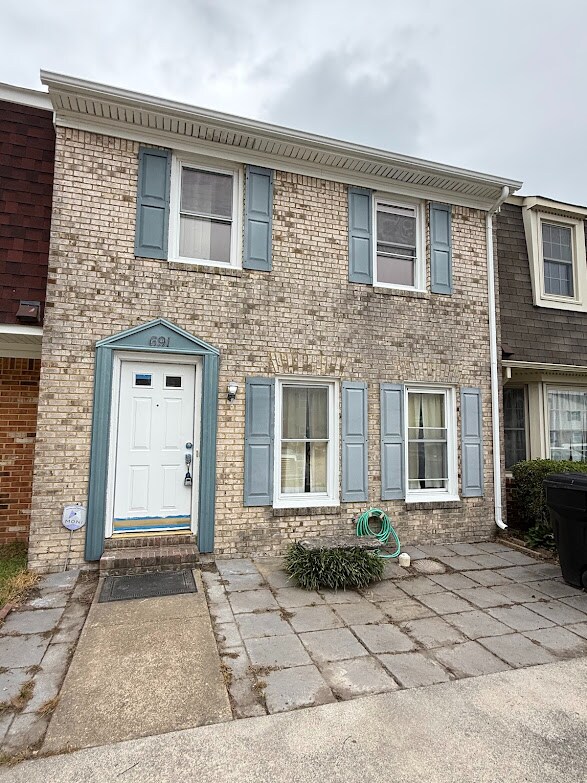 Photo - 691 Biltmore Dr