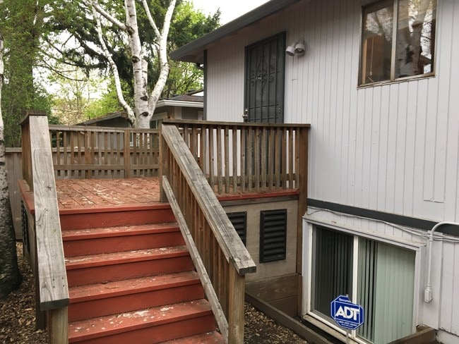 Building Photo - 4225 SE 15th Ave Unit 4225