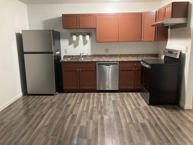 Building Photo - 406 17th St NW Unit Apt 16