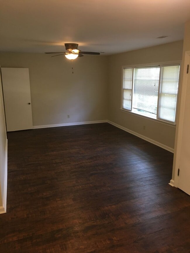 Photo - 3/1 House with a bonus room $995