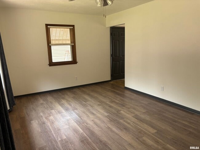 Photo - 2544 Glenn St