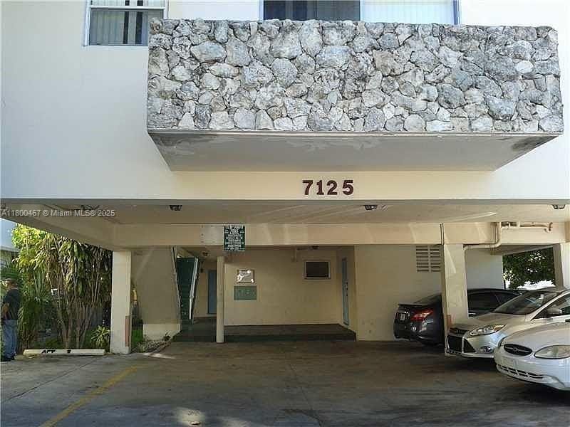 Photo - 7125 Dickens Ave Condo Unit 4