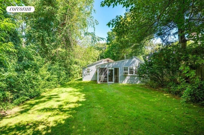 Photo - 31 Wainscott Stone Road