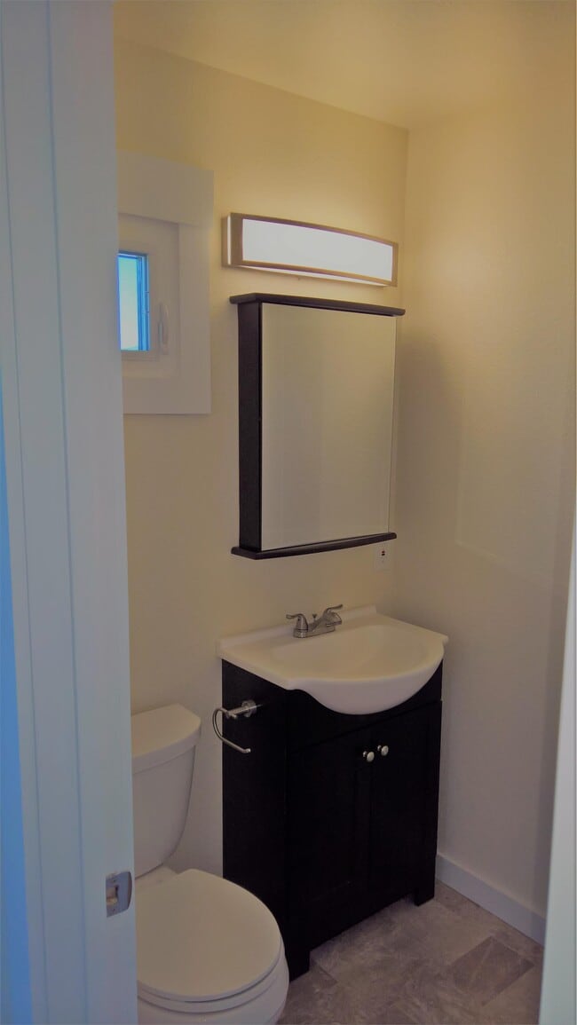 Photo - 4550 Lakeshore Blvd