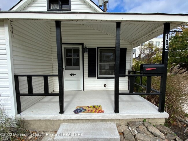 Photo - 104 11th Ave