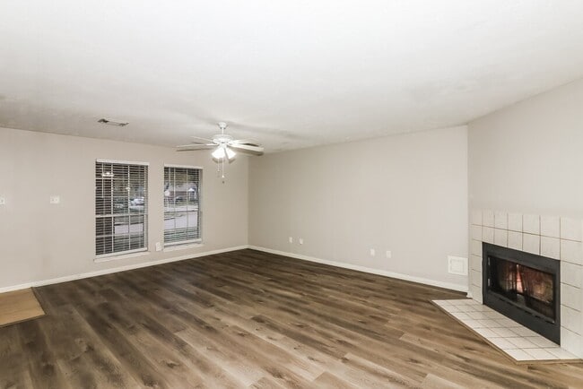 Photo - 6803 Hedgewick Dr