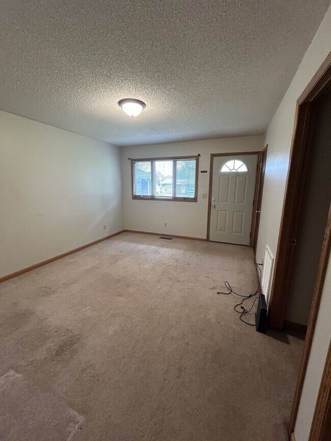 Photo - 406 E Adams St Unit 406 E. Adams Apt. A