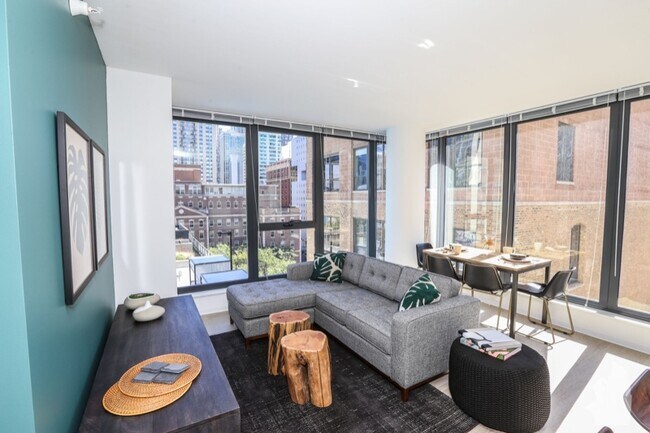 Photo - 143 W Superior St