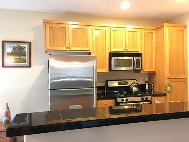 Photo - Available Now: 1 bedroom Condo in Grand Oaks