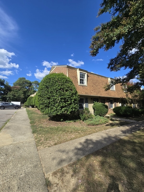 4812 Blue Bird Ct