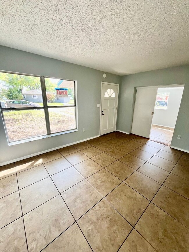 Photo - Cute 3BR/1BA Lakeland Home Near Southeastern University! No Application Fee!