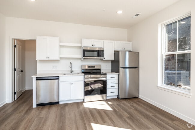 2BR, 1.5BA - 1,088SF - Kitchen