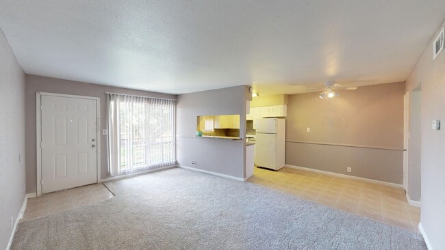 Photo - 1305 Memorial Dr Apartment Unit 32