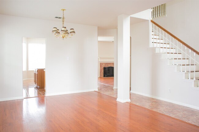 Photo - 14603 Bladenboro Dr