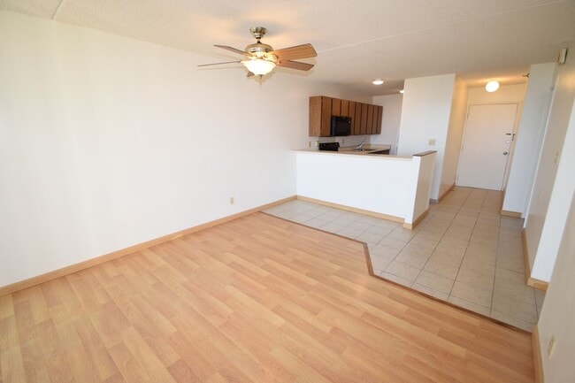 Building Photo - 121D1002- 98-402 Koauka Loop, Unit 1916