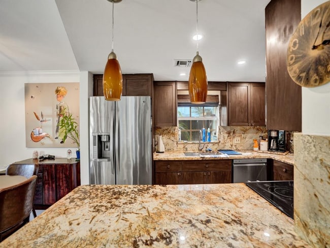 Photo - 814 SE 13th St