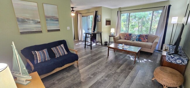 Photo - Enjoy coastal living in this fully furnished 1-bedroom, 1-bath condo in Pacific Beach, San Diego Unit 122