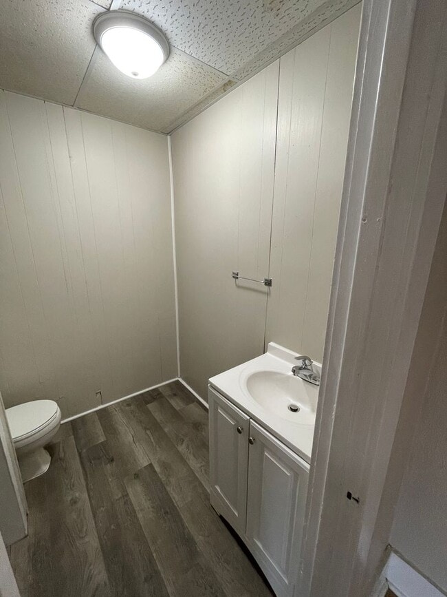 Photo - MOVE-IN SPECIAL | $150 OFF 1ST MONTH Unit 202 E Jefferson St #303