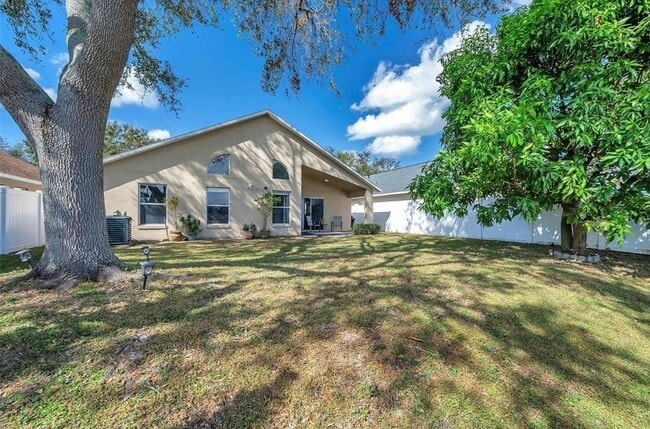 Photo - 6748 Waterton Dr