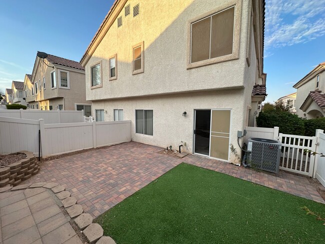 2562 Land Rush Dr