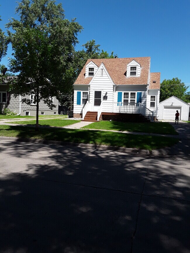 Photo - 1806 6th Ave N Apartments Unit B