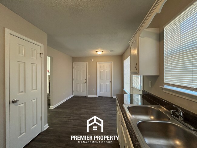 Photo - 7610 Bridlewreath Rd.