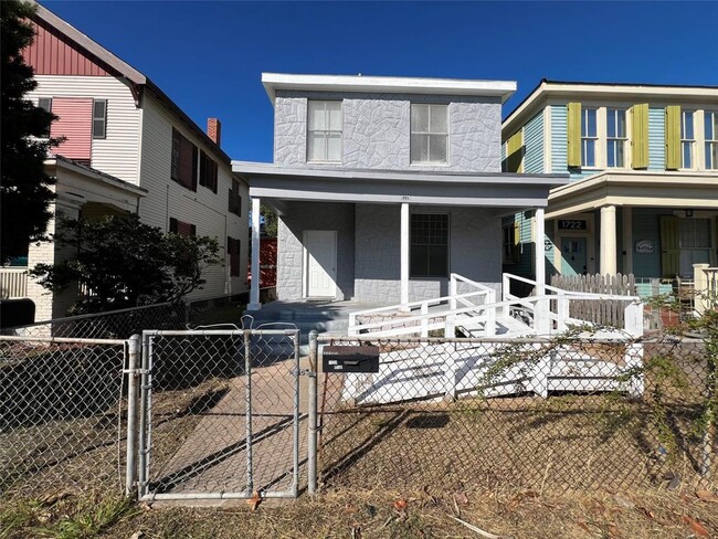 Photo - 1724 Ave N 1/2 House