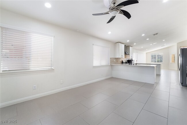 Photo - 9216 Sun Rose Ave