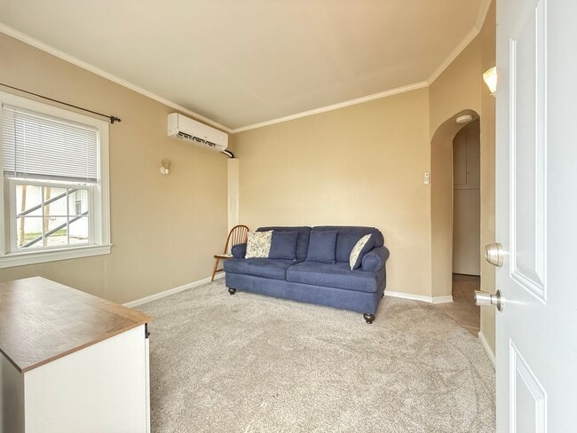 Building Photo - 305 4th Ave Unit 1