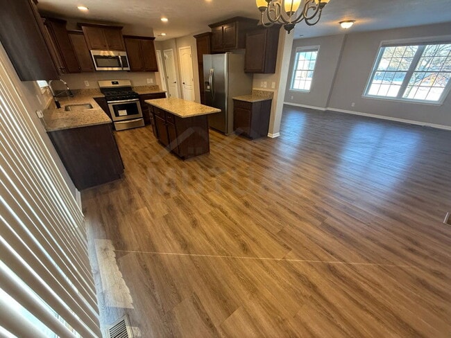 Photo - 1113 Tartan Ln