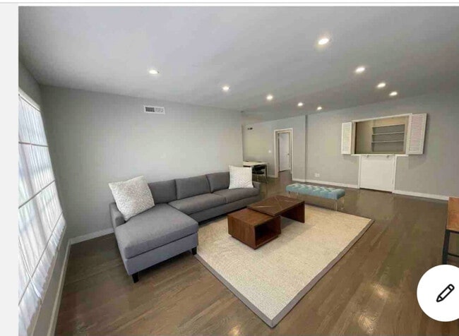 Photo - 348 S Elm Dr