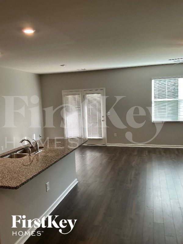 206 Graham Campbell Ln