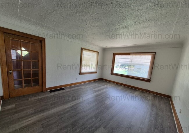 Photo - 137 Hope Ave