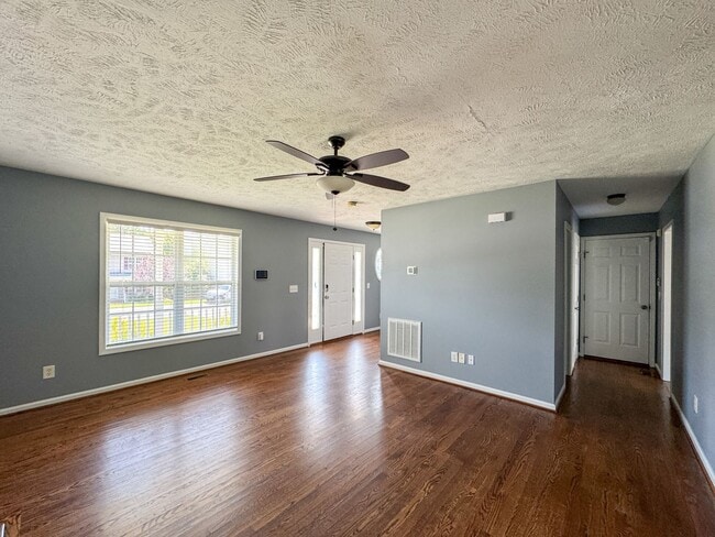 Photo - 156 Edgecombe Dr