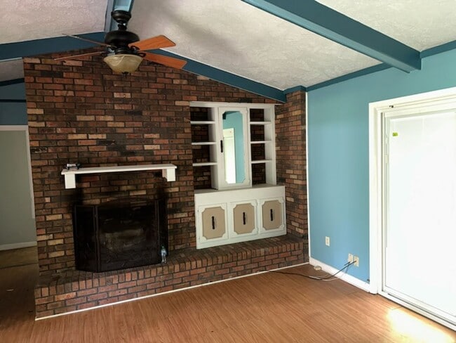 Photo - 595 Sykes Rd