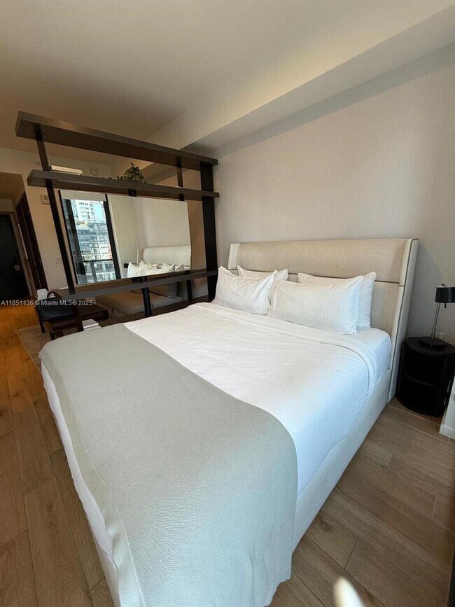 Photo - 398 NE 5th St